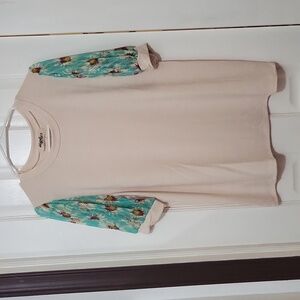 Womens top size medium